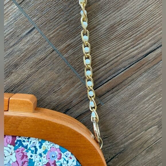 Handmade Genuine Leather Floral Printed Round Wooden Frame Clutch/CrossBody - Picture 16 of 16